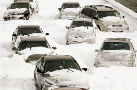 Վարդենյաց լեռնանցքում ձյան մեջ մեքենաներ են արգելափակվել