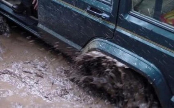 Արգելափակվել են ավտոմեքենաներ