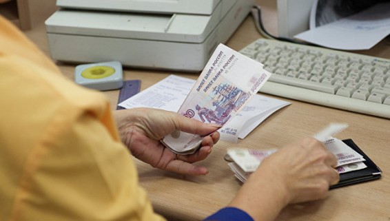 Путин ввел запрет на перевод денег через иностранные системы на Украину