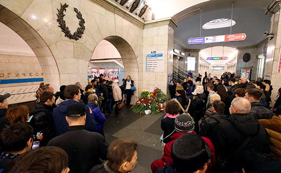 СМИ сообщили о версии со случайным срабатыванием бомбы в метро Петербурга