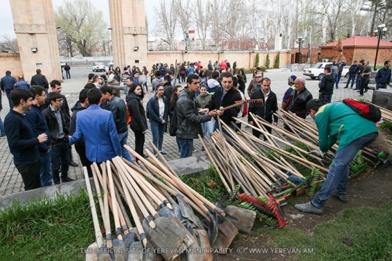Photo. Մեկնարկել են երևանյան համաքաղաքային շաբաթօրյակն ու ծառատունկը