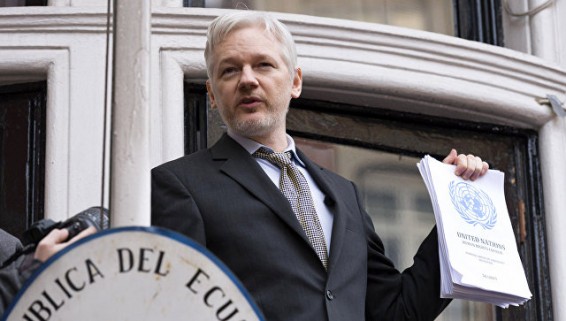 Ассанж высмеял директора ЦРУ за критику WikiLeaks