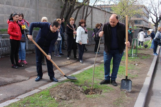 Photo.Ծառատունկ` Կենտրոն վարչական շրջանում