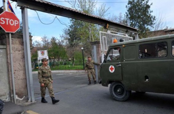 Արցախում վիրավորված ժամկետային զինծառայողը տեղափոխվել է Երևան. վիճակը ծայրահեղ ծանր է