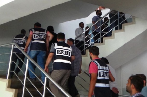 Թուրքիայի 81 քաղաքում 803 գյուլենական է ձերբակալվել, շուրջ 200 մարդ հետախուզման մեջ է