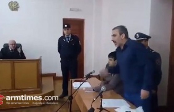 Video. Միջադեպ դատարանում. Խանդոյանը թքելով հեռացել է նիստերի դահլիճից