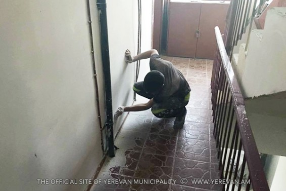 Ընթացքի մեջ է բազմաբնակարան շենքերի մուտքերի նորոգման 2016 թվականի ծրագիրը