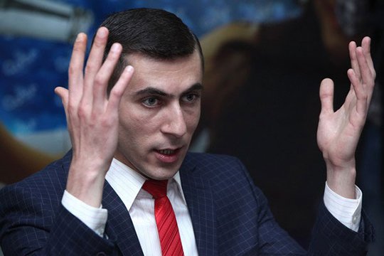 Երևանին կարկտաբեր ամպ է մոտենում. մեքենաները ապահով տեղ կանգնացրեք