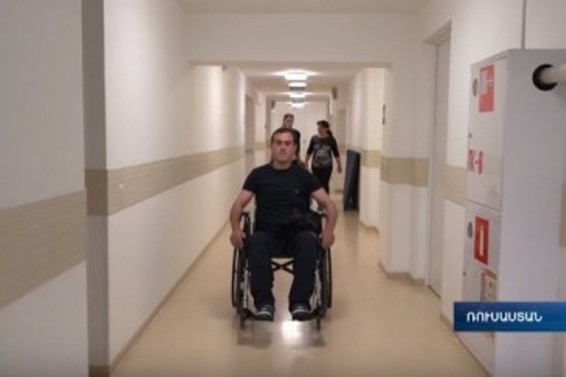Video. Ապրիլյան պատերազմի զինվոր Ռոլանդ Սահակյանը ապաքինվում է