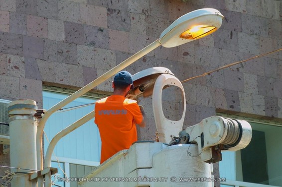 Ամենօրյա աշխատանքներ՝ Երևանի արտաքին լուսավորության ցանցում
