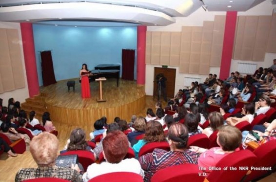 Բակո Սահակյանը ներկա է գտնվել Ստեփանակերտի Սայաթ­-Նովայի անվան երաժշտական քոլեջի հաշվետու համերգին