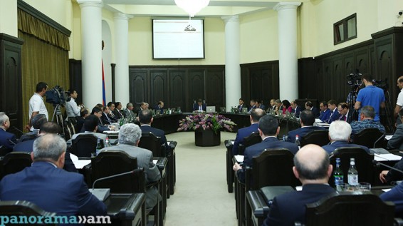 Նախագահի աշխատակազմի աշխատակիցների թիվը կկրճատվի 27-ով, ծառայողական մեքենաներինը՝ 15-ով