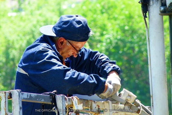 Ամենօրյա աշխատանքներ՝ Երևանի արտաքին լուսավորության ցանցում
