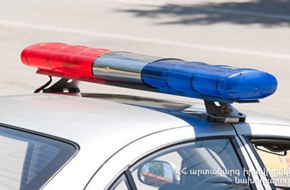 Վթար Գյումրիի օդանավակայանի խճուղու վերջնամասում. մեքենան գլորվել է ձորը, կա տուժած