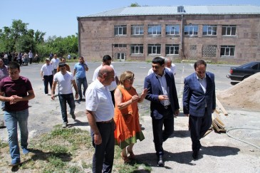 Photo. Կոտայքի մարզպետն այցելել է մարզի մի շարք համայնքներ