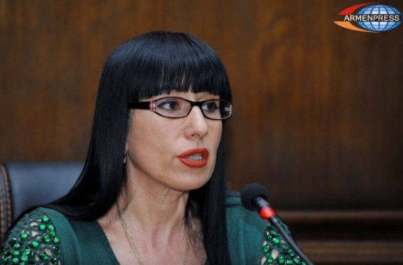 Մի մարդ գրել է պատմվածք՝ «Ինչո՞ւ է վրնջում ձին» և դարձել Գրողների միության անդամ. ըստ Ն. Զոհրաբյանի՝ պետպատվերով գրվածքի 90%-ը մակուլատուրա է