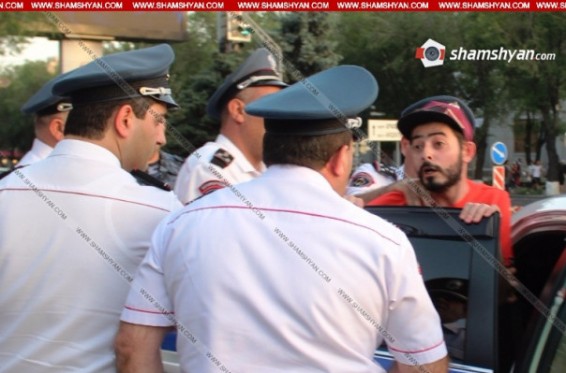 «Բանակում» հեռուստասերիալից հայտնի Համբարձումին ոգելից խմիչք օգտագործած վիճակում տեղափոխել են ոստիկանություն. shamshyan.com