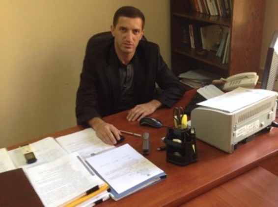 Video. Մանկավարժը դասաժամերից հետո դառնում է ձյունանուշի՞կ. Գևորգ Պետրոսյան