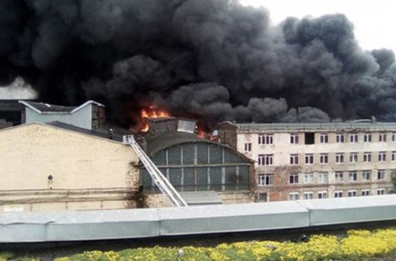 Photo/Video. Սանկտ Պետերբուրգում այրվում է «Կիրովսկի գործարանը»