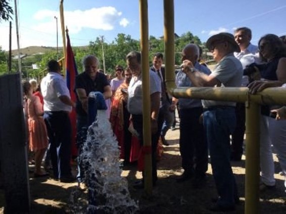 Կրակոցների ներքո ապրող Բաղանիս գյուղը արգենտինահայերի աջակցությամբ ոռոգման ջուր կունենա