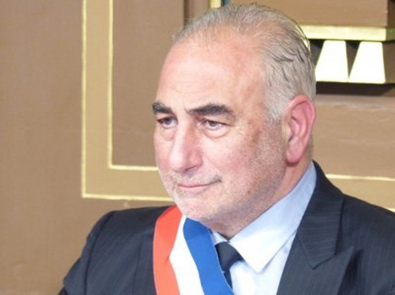 Լիոնի նոր քաղաքապետ Ժորժ Քեփենեկյանը 1990-ականներին այցելել է Արցախ եւ իր վիրահատություններով կյանքեր փրկել