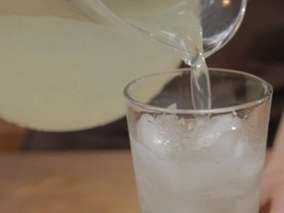 Բրիտանիայում 5-ամյա աղջկան տուգանել են լիմոնադի «ապօրինի առեւտրի» համար