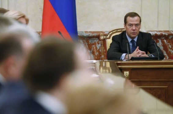 Медведев: России объявлена полноценная торговая война