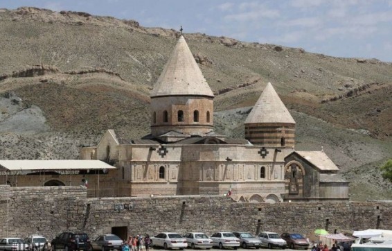 Иран восстановит армянские и ассирийские церкви