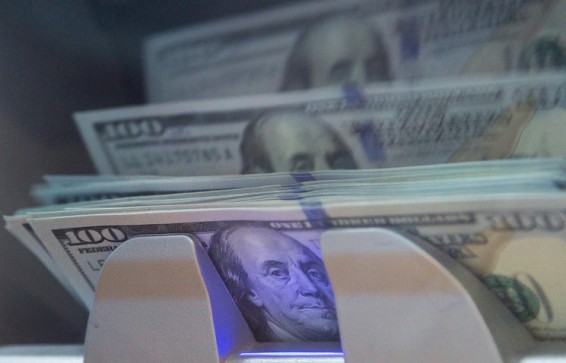Минфин РФ с 7 августа по 6 сентября закупит валюту на 47,6 млрд рублей