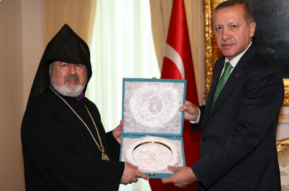 Պոլսահայերի 44%-ը մտահոգիչ է համարում Աթեշյանի սերտ կապերը Թուրքիայի իշխանությունների հետ, 34%-ը՝ ոչ. հարցում