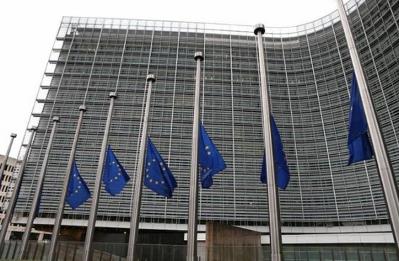 ԵՄ-ի և ՆԱՏՕ-ի կենտրոնակայանների դրոշները խոնարհված են ի նշան Բարսելոնայի ողբերգության