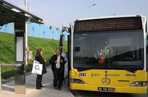 Թուրքիայում ավտոբուսը կանգնեցնելով ուղևորների առաջ նամազ արած վարորդին դրամական տույժի են ենթարկել