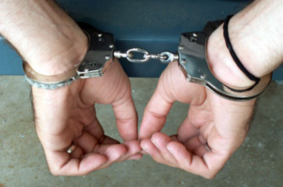 Ձերբակալվել է Լոռու բնակիչը, ով քարեր է նետել ոստիկաների ուղղությամբ և ապտակել նրանցից մեկին